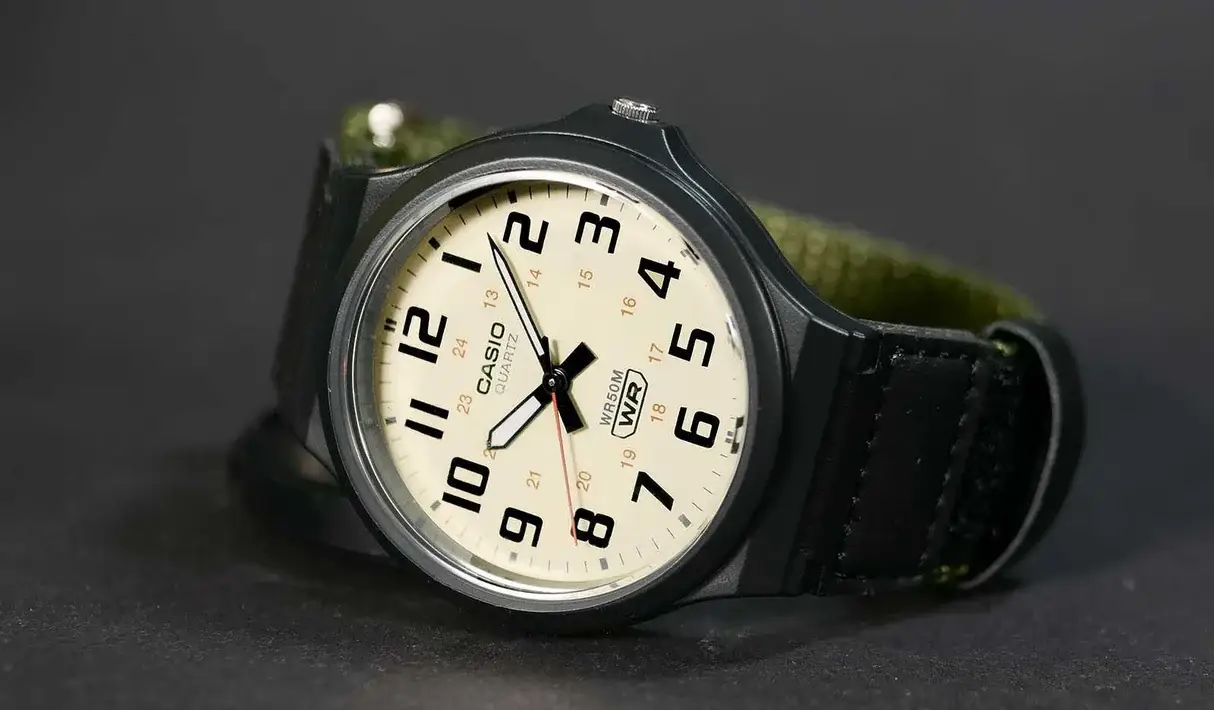 ساعت مردانه کاسیو مدل MW-240B-3BV